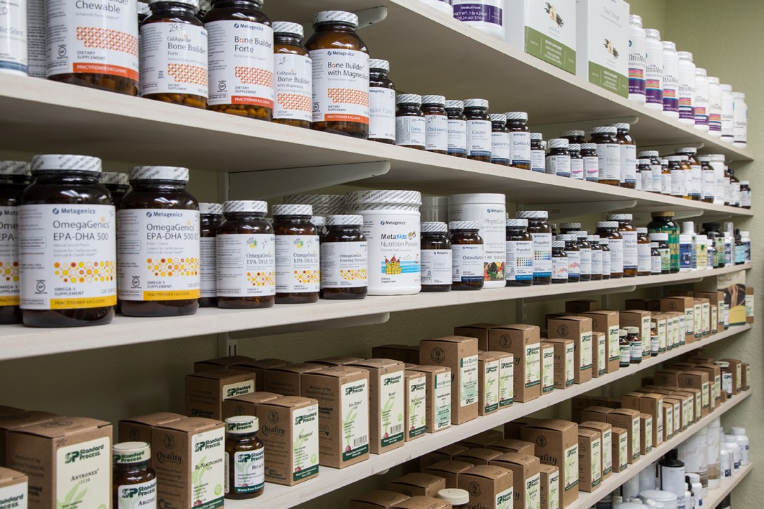 MerrellChiropractic_MeghanBobPhoto_Supplements_WEB